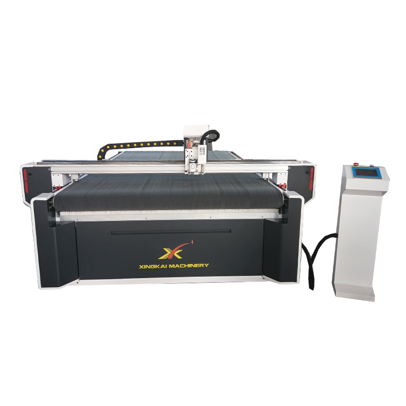 聚酯纖維毛氈板切割機(jī)